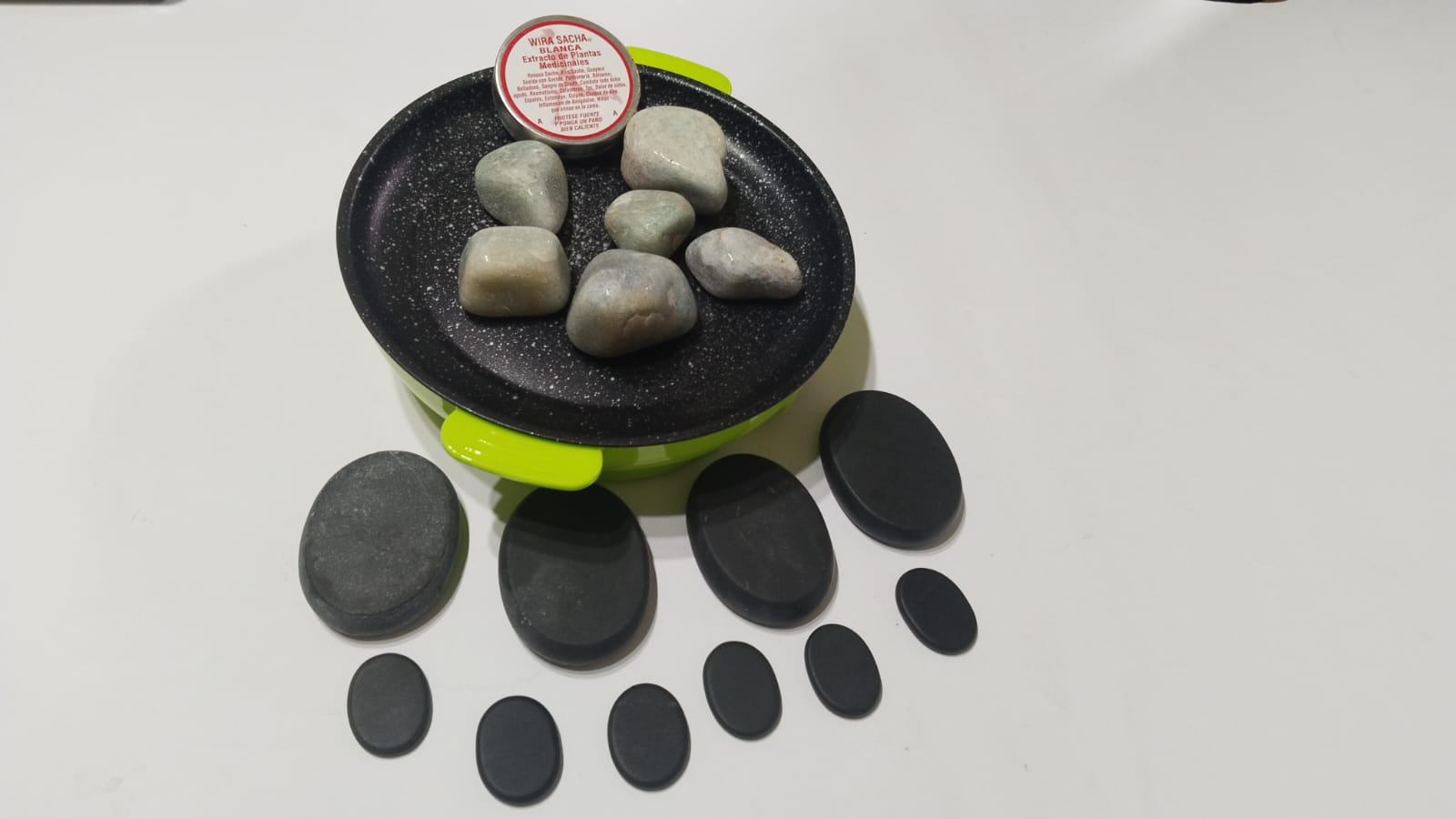 WhatsApp Image 2025-10-29 at 21.01.33 Piedras de basalto y jades rustica+ Crema wira + Calentador eléctrico - Imagen 1
